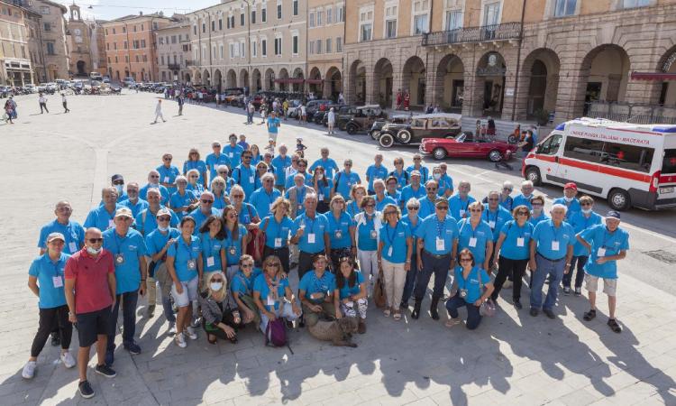 Sibillini e dintorni, le auto d'epoca sfilano a Macerata Sibillini e dintorni, le auto d'epoca sfilano a Macerata