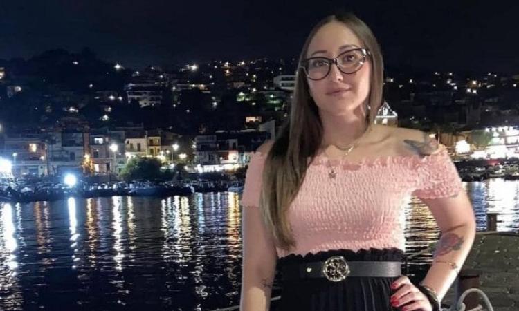 Vanessa, uccisa con sette colpi di pistola alla testa per strada dall’ex fidanzato Vanessa, uccisa con sette colpi di pistola alla testa per strada dall’ex fidanzato