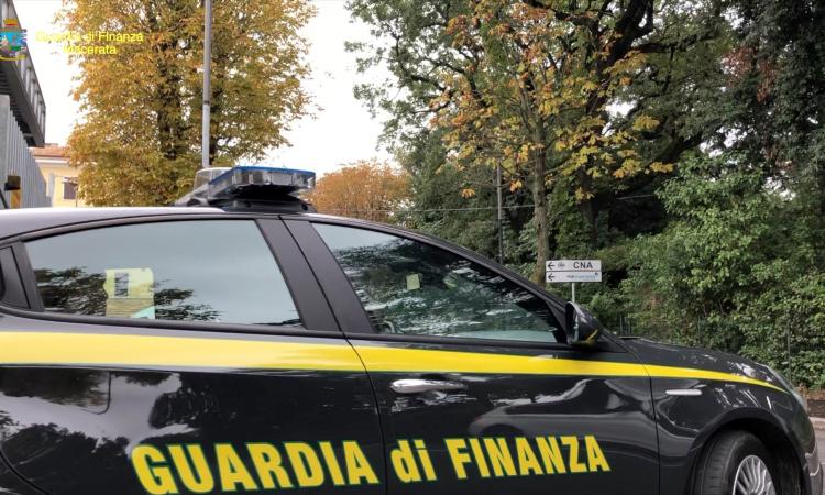 Maxi evasione fiscale di oltre 45 milioni di euro per due società: cinque i denunciati Maxi evasione fiscale di oltre 45 milioni di euro per due società: cinque i denunciati