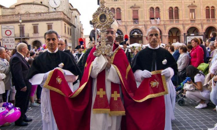 Tolentino, per la Fiera di San Nicola ci sarà obbligo di mascherina e green pass Tolentino, per la Fiera di San Nicola ci sarà obbligo di mascherina e green pass