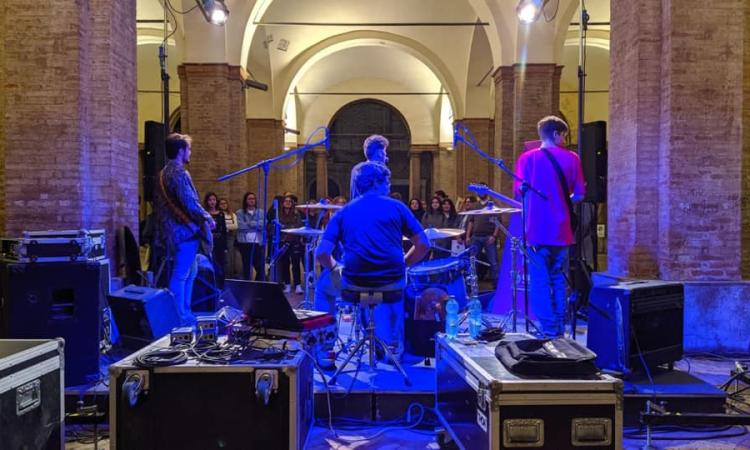 Contest musicale targato Unimc: alla band vincitrice il premio finale in denaro Contest musicale targato Unimc: alla band vincitrice il premio finale in denaro