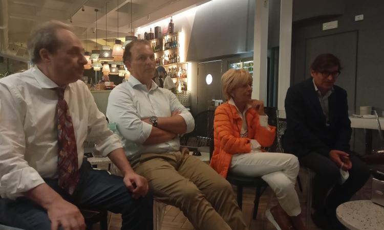 Porto Recanati, parte forte la campagna elettorale di Rosalba Ubaldi: tra gli ospiti Saccone e Lollobrigida Porto Recanati, parte forte la campagna elettorale di Rosalba Ubaldi: tra gli ospiti Saccone e Lollobrigida