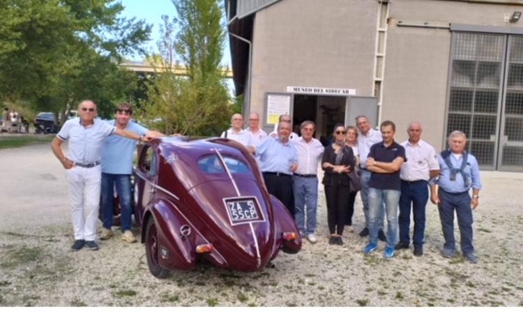 Partenza dall'Abbazia di San Claudio e arrivo a San Ginesio: raduno dei soci della Scuderia Marche