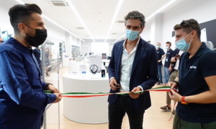 Med Store, lo storico negozio di Teramo si rinnova Med Store, lo storico negozio di Teramo si rinnova