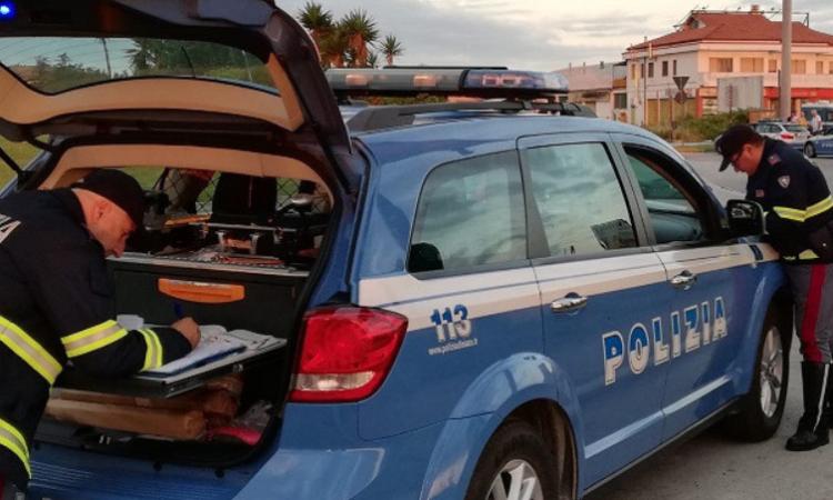 Auto investe ragazza in monopattino e poi si allontana: è caccia al pirata della strada