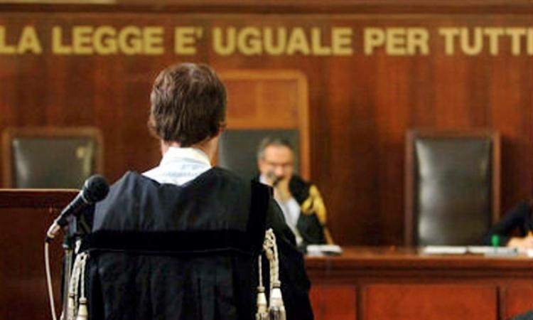"Non mi lasciare o ti ammazzo": arriva la condanna per violenza privata "Non mi lasciare o ti ammazzo": arriva la condanna per violenza privata