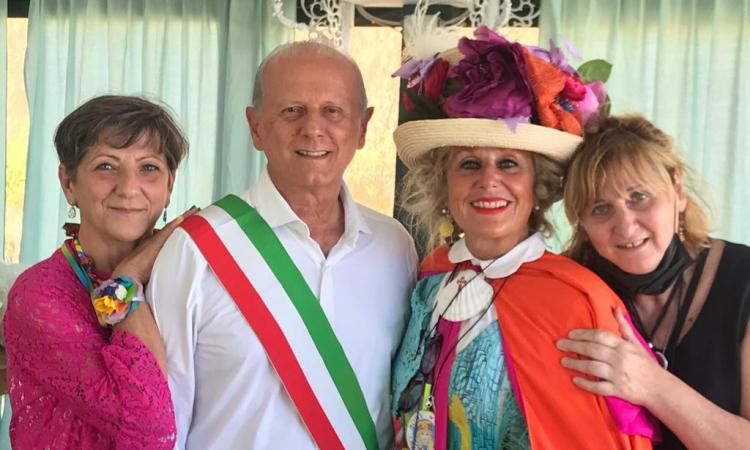 Tappa a Caldarola per la solidarietà: arriva il Taxi Milano 25 Tappa a Caldarola per la solidarietà: arriva il Taxi Milano 25