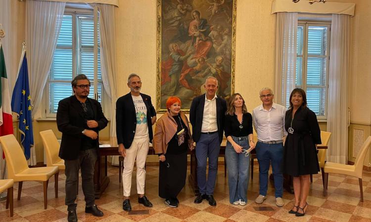 Civitanova, fare shopping in bici: premiate le vetrine più belle Civitanova, fare shopping in bici: premiate le vetrine più belle