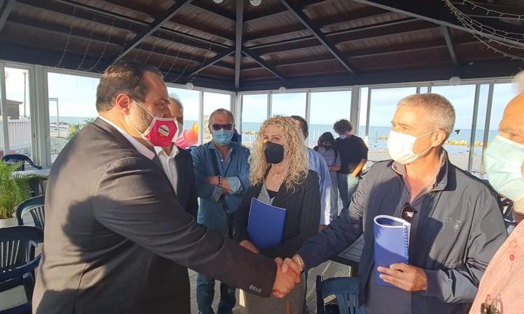 Porto Recanati, il vicepresidente dell'Europarlamento Castaldo: "Illuminazione del Nervi uno scandalo" Porto Recanati, il vicepresidente dell'Europarlamento Castaldo: "Illuminazione del Nervi uno scandalo"