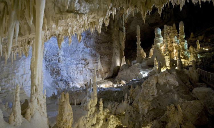 Grotte di Frasassi 50 anni dopo: convegno Unicam sul tema