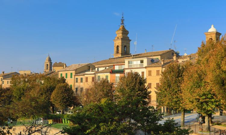 Tra esposizioni, musica e street food: torna l'antiquariato protagonista a Pollenza Tra esposizioni, musica e street food: torna l'antiquariato protagonista a Pollenza