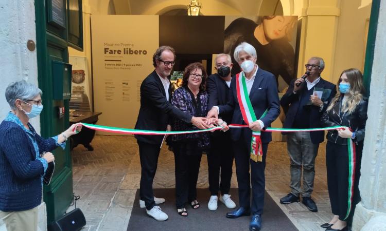 Maurizio Prenna, Il fare come espressione di sè: nuova mostra a Macerata Maurizio Prenna, Il fare come espressione di sè: nuova mostra a Macerata