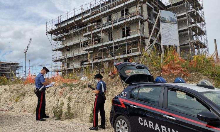 Blitz nei cantieri edili della provincia: scoperte numerose irregolarità, fioccano le multe Blitz nei cantieri edili della provincia: scoperte numerose irregolarità, fioccano le multe