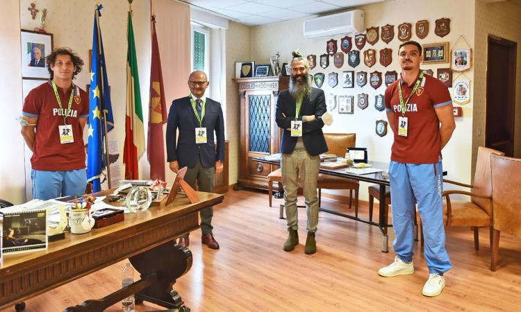 Macerata, due Nazionali di rugby dal questore: nel pomeriggio incontro con gli studenti
