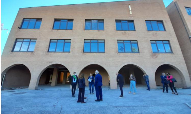 Post-sisma, oltre 90 milioni di euro per ricostruire in fretta 41 caserme ed edifici demaniali Post-sisma, oltre 90 milioni di euro per ricostruire in fretta 41 caserme ed edifici demaniali
