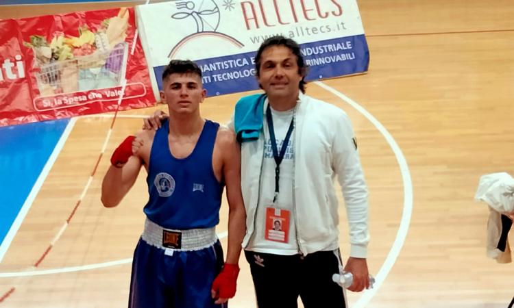 Macerata, il giovane pugile Ernis Abazi vince a Castelfidardo