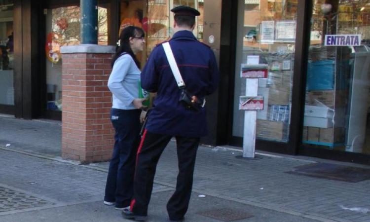 Macerata, rapina a mano armata al supermercato Coal: dopo 5 anni nuovo arresto per il responsabile Macerata, rapina a mano armata al supermercato Coal: dopo 5 anni nuovo arresto per il responsabile