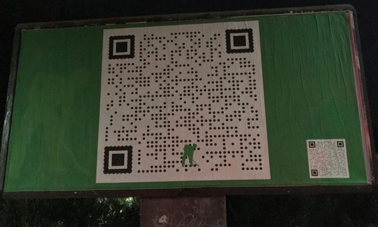 La Costituzione in Qr code: 12 misteriosi cartelloni spuntano nella città di Recanati