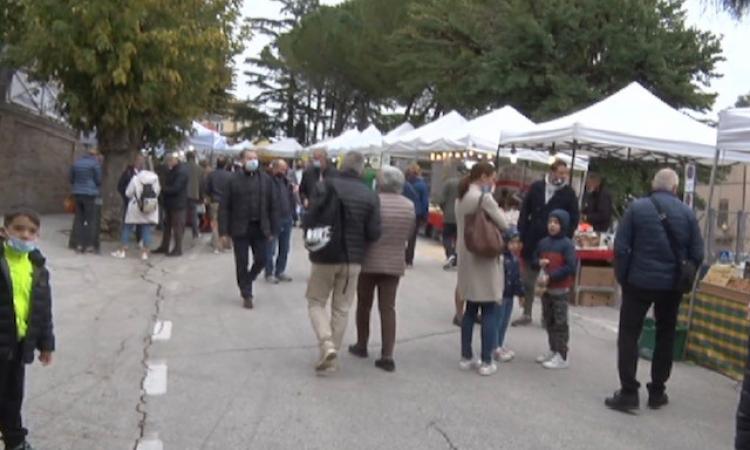 Appignano, conclusa la 19° edizione di Leguminaria tra ristoranti pieni e voglia di ripartire Appignano, conclusa la 19° edizione di Leguminaria tra ristoranti pieni e voglia di ripartire