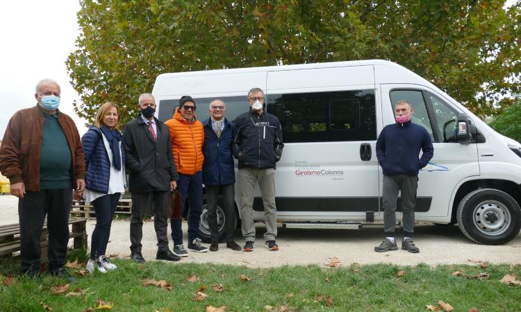 Ai giovani con disabilità manca un pulmino per andare in gita: ci pensa la Fondazione Colonna