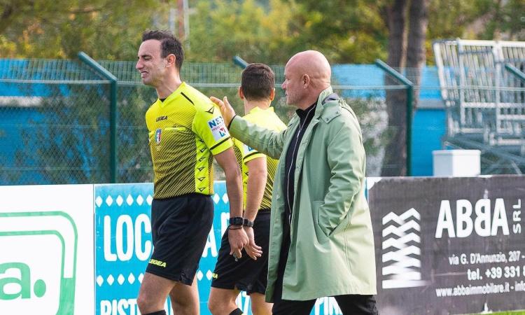 L'arbitro va ko: rimandata la sfida tra Castelnuovo e Recanatese L'arbitro va ko: rimandata la sfida tra Castelnuovo e Recanatese