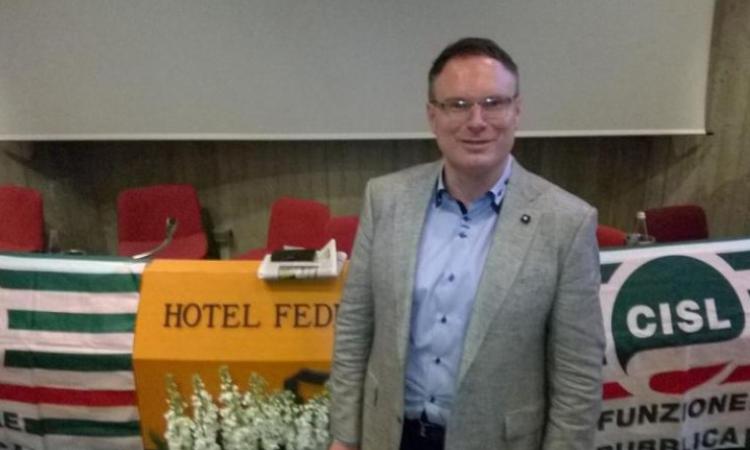 Santo Stefano, la Cisl sul sit-in dei Cobas: "Cavalca disagio lavoratori, non risolverà nulla" Santo Stefano, la Cisl sul sit-in dei Cobas: "Cavalca disagio lavoratori, non risolverà nulla"
