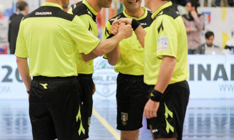 "Io ti ammazzo", allenatore espulso entra in campo e dà una testata all'arbitro "Io ti ammazzo", allenatore espulso entra in campo e dà una testata all'arbitro