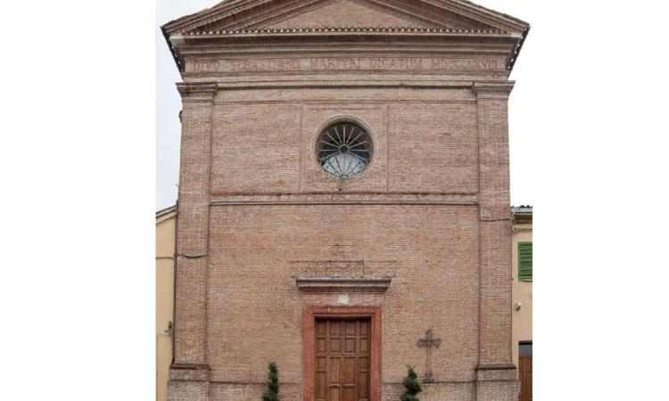Fabriano, riunione di un centinaio di "no vax" in chiesa con ginecologo radiato nel 2019 Fabriano, riunione di un centinaio di "no vax" in chiesa con ginecologo radiato nel 2019