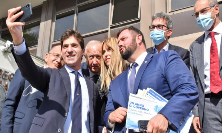 Marche, l'assessore Castelli positivo al Covid: in isolamento tutti i componenti della Giunta Marche, l'assessore Castelli positivo al Covid: in isolamento tutti i componenti della Giunta