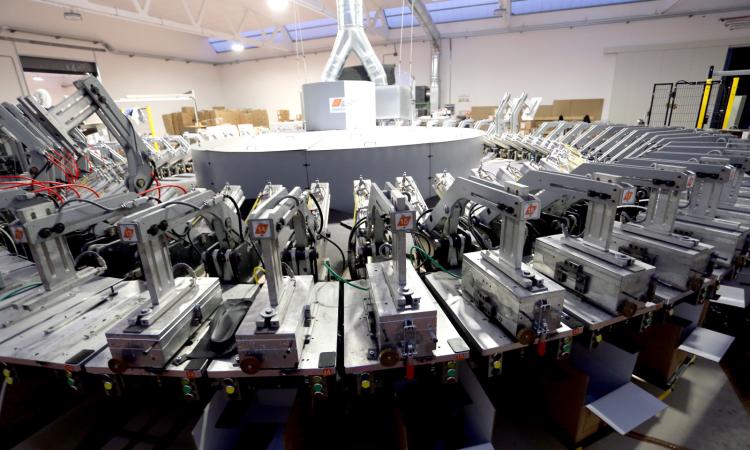 Offerta di lavoro, Eurosuole ricerca operai: come candidarsi Offerta di lavoro, Eurosuole ricerca operai: come candidarsi
