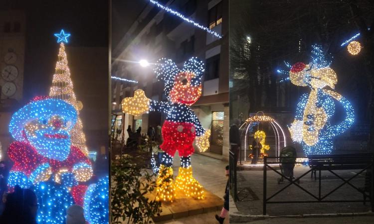 A Tolentino si respira già il Natale: dall'albero in piazza a Topolino e Minnie, accese le luminarie (FOTO) A Tolentino si respira già il Natale: dall'albero in piazza a Topolino e Minnie, accese le luminarie (FOTO)