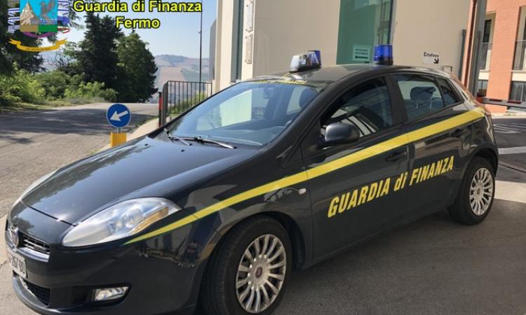 Calzature e fibbie "Cesare Paciotti" contraffatte: maxi sequestro di merce da oltre un milione di euro Calzature e fibbie "Cesare Paciotti" contraffatte: maxi sequestro di merce da oltre un milione di euro