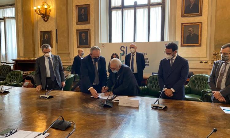 Piano da 1,3 miliardi per riparare tutte le scuole del cratere sismico: in arrivo ordinanza speciale Piano da 1,3 miliardi per riparare tutte le scuole del cratere sismico: in arrivo ordinanza speciale
