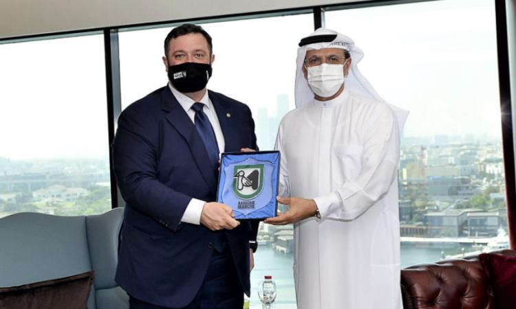 Marche, il vice presidente Carloni sbarca a Dubai: incontro con il sultano Al Mansouri