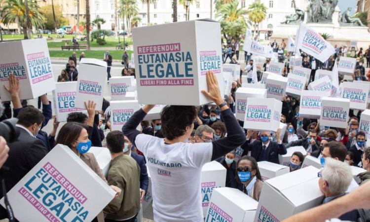 Suicidio assistito, i vescovi delle Marche: "Scelta di darsi la morte mai giustificabile" Suicidio assistito, i vescovi delle Marche: "Scelta di darsi la morte mai giustificabile"
