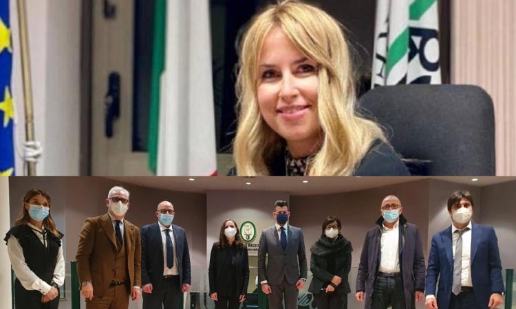 Latini: "Tamponi ogni 48 ore anche per i vaccinati". Il Pd: "È completamente fuori controllo" Latini: "Tamponi ogni 48 ore anche per i vaccinati". Il Pd: "È completamente fuori controllo"
