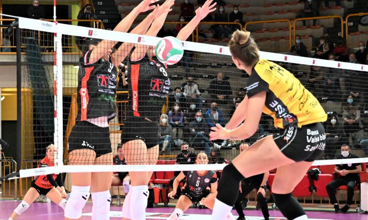 CBF Balducci HR Macerata sconfitta in casa al tie-break. Brescia festeggia il primo posto (FOTO e VIDEO)