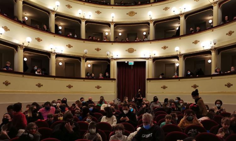 Civitanova, torna a "Teatro con mamma e papà": sold out al teatro Annibal Caro