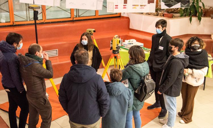 Macerata, nuova targa e indirizzo di studio: un successo l'Open Day del "Bramante-Pannaggi" Macerata, nuova targa e indirizzo di studio: un successo l'Open Day del "Bramante-Pannaggi"