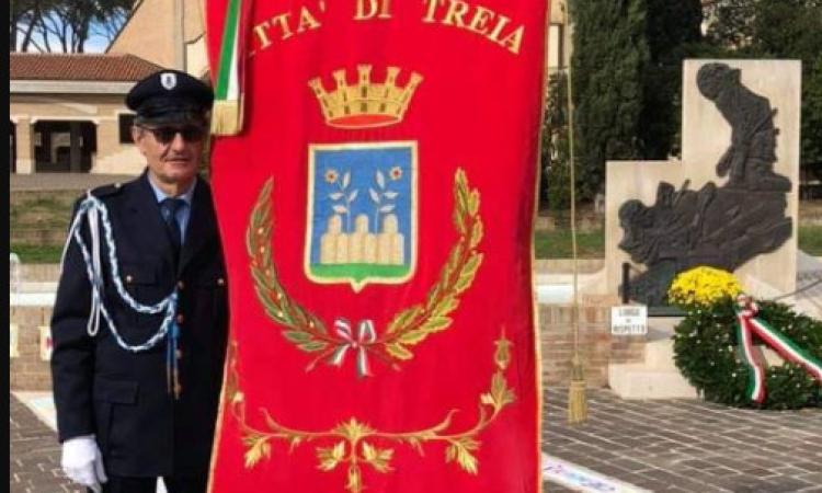 Treia, lo storico usciere del Comune Euro Colcerasa arriva alla pensione dopo 40 anni di servizio