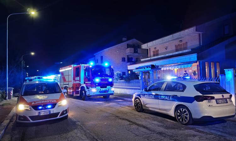 Macerata, anziana sola cade in casa: salvata dagli agenti della Polizia Locale