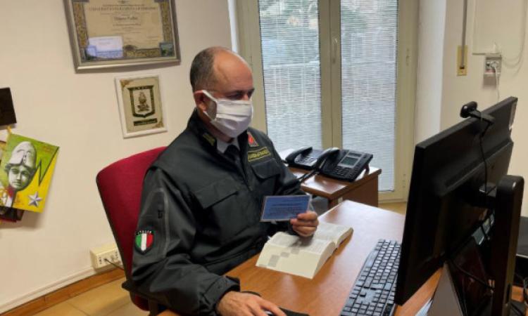 Civitanova, parcheggia negli spazi riservati alla Guardia di Finanza con un pass per disabili non suo Civitanova, parcheggia negli spazi riservati alla Guardia di Finanza con un pass per disabili non suo