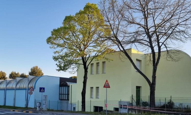 Macerata - Maestra positiva, crescono casi Covid tra gli alunni. Mamme preoccupate: "Serve sanificazione" Macerata - Maestra positiva, crescono casi Covid tra gli alunni. Mamme preoccupate: "Serve sanificazione"