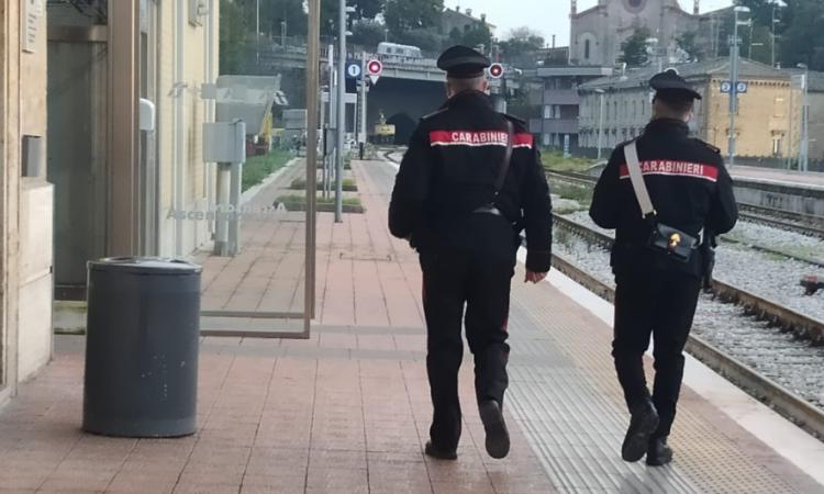 Super Green Pass, controlli a tappeto delle forze dell'ordine: scattano le prime multe (FOTO) Super Green Pass, controlli a tappeto delle forze dell'ordine: scattano le prime multe (FOTO)