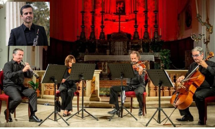 Politeama, Francesco Di Rosa e l'Ensemble Brancadoro in concerto sulle note di Bach Mozart e Piazzolla Politeama, Francesco Di Rosa e l'Ensemble Brancadoro in concerto sulle note di Bach Mozart e Piazzolla