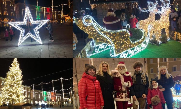 Piazza del Popolo trasformata in grande giostra a cielo aperto: il Natale 2021 a San Severino Piazza del Popolo trasformata in grande giostra a cielo aperto: il Natale 2021 a San Severino