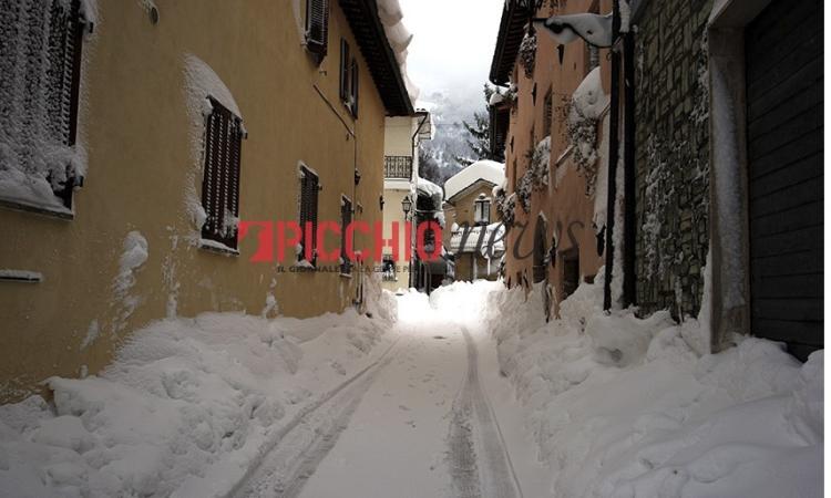 Maltempo, neve e venti di burrasca in arrivo: sabato da allerta arancione sulle Marche Maltempo, neve e venti di burrasca in arrivo: sabato da allerta arancione sulle Marche