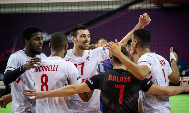 Derby italiano al cardiopalma: la Lube vola in finale al Mondiale, Trento piegata al quinto set (FOTO) Derby italiano al cardiopalma: la Lube vola in finale al Mondiale, Trento piegata al quinto set (FOTO)