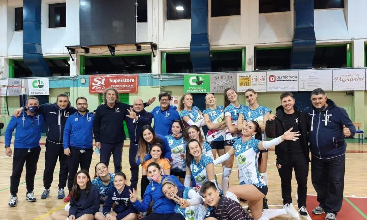 Volley, Serie B. Sconfitta per la Paoloni Macerata, impotente contro il servizio micidiale di Pesaro