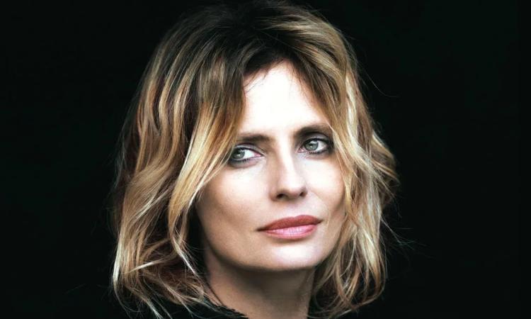 Isabella Ferrari porta una Fedra contemporanea al Teatro Comunale di Treia